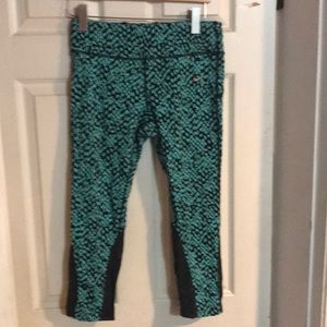 Nike dri-fit capris sz L black & teal. Zip pocket